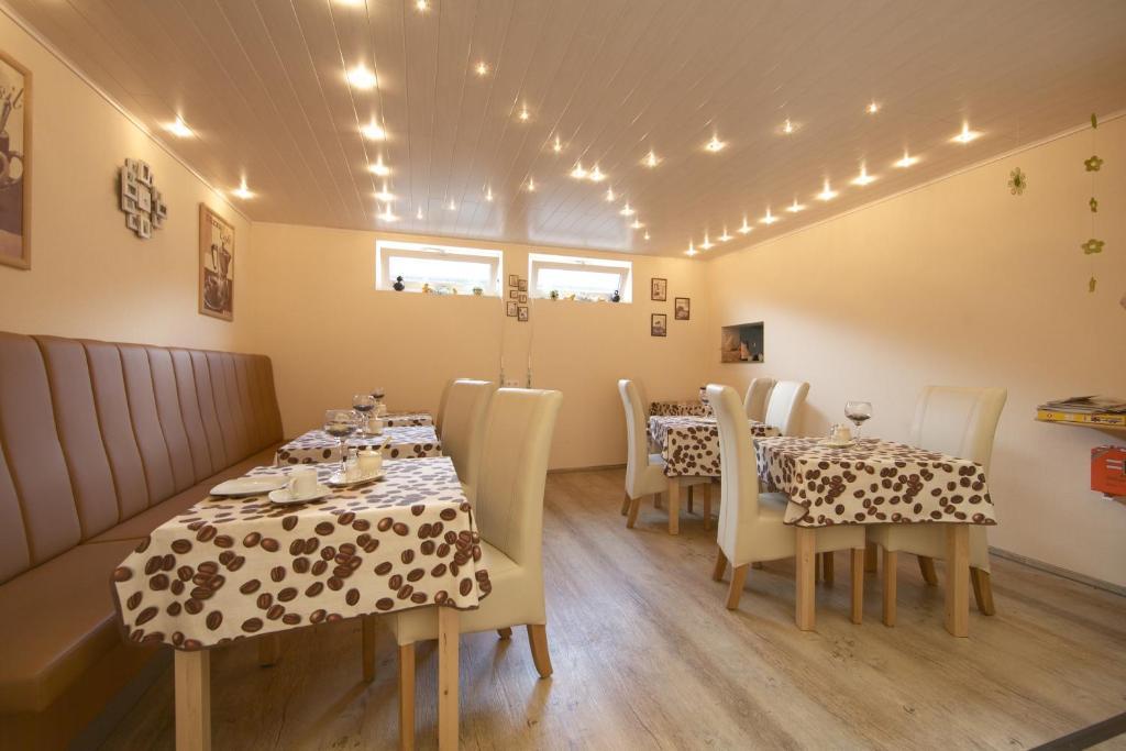 Kleines Landhaus Wendel Hotell Kapellen-Drusweiler Exteriör bild